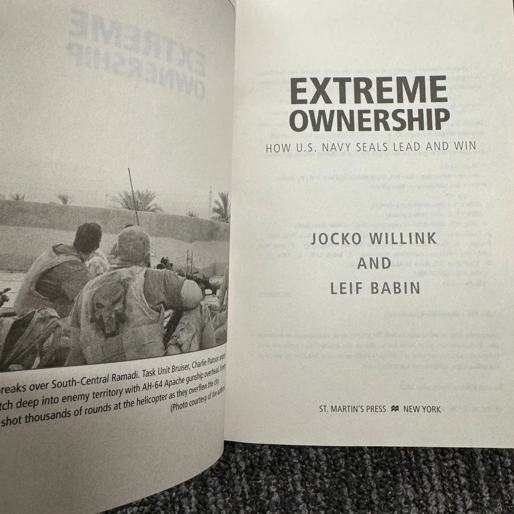 Extreme Ownership How US Navy SEALs Lead and Win Book Jocko Willink Leif Babin‎